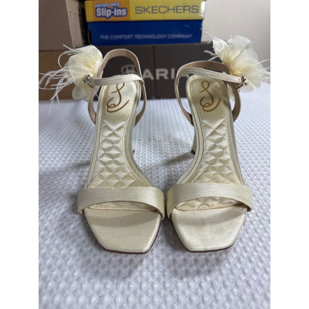 Sam Edelman Sandals Women 7 Kia Cream Feather Flower Ankle Strap NWOB